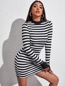 Casual Kleider Runde Kragen Gestreiften Frauen Kleid Solide Langarm Hohe Taille Bodycon Geraffte Mini Sexy Elegante Mode Weibliche Streetwear