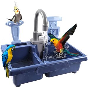 Andra fågelförsörjningar Pet Parrots Toy Electric Diskmaskin Parrot Badkar med kran Badbox Matar Mat vatten Dispenser Badrumleksaker 230130