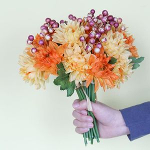Fiori decorativi 6 teste begonia frutta bouquet fiore artificiale di sposa che tiene la decorazione per la casa di nozze finti bouquet