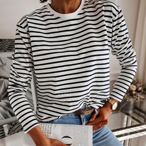 Bluzki damskie koszule kobiety czarno-białe paski o szyi swobodne topy długie rękaw Lose pullover T-shirt srping moda Korea koszulka 230130