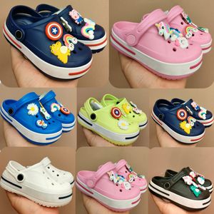 Sandali per bambini Designer Per i più piccoli Foro Pantofola Clog Ragazzi Ragazze Scarpe da spiaggia Neonati Bambino Casual Estate Gioventù Bambini Scivoli Accessori simpatico cartone animato 19ez #