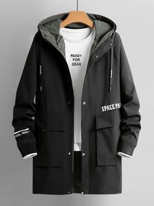 Erkek trenç paltoları artı uzun ceket sokak kıyafeti moda baskılı siyah yeşil rüzgarlık erkekler kapşonlu gündelik ceket 8xl 230130
