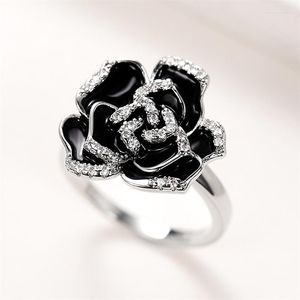 Anéis de casamento Huitan Interendo anel de dedo de flor preto com interesse em mulheres de luxo de zircônia cúbica festa sofisticada jóias da moda