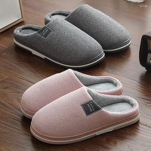 Slippers Home Cotton Mulheres Casais internos de inverno não deslizam Mantenha o pano de pelúcia quente Slippers de simplicidade listrada de cabeça listrada