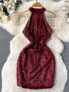 Casual Kleider YuooMuoo Luxus Perlen Weihnachten Rot Party Kleid Chic Mode Halter Ketten Design Ärmel Bodycon Mini Koreanische Vestido