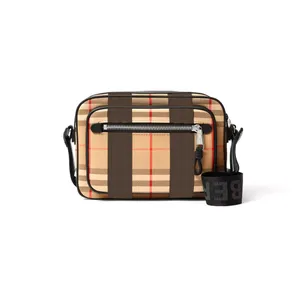 Clutch de náilon de qualidade 7A de luxo, bolsas de mão Vintage Check e couro crossbody masculina Carteira feminina mensageiro TB com faixa para câmera Bolsas de ombro Viagem de ombro