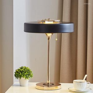 Tischlampen Postmoderne Lampe für Wohnzimmer Schlafzimmer Nachttisch Eisen kreativ dekoriert Studie Nordic Led