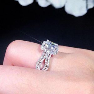 Bröllopsringar Moderna band för kvinnor Princess Cut Cubic Zirconia Luxury Engagement Ring Statement Smycken Ankomst