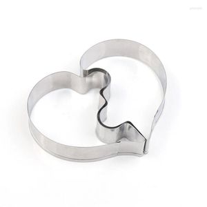 Bakformar 2 st vänster höger hjärtaformad kakskärmar formar roliga kärlek bröllop pussel kakor mögel kex stämpel