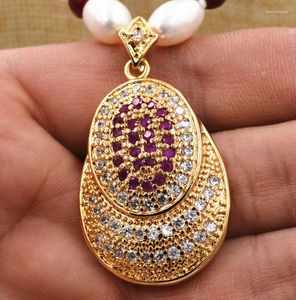 Pendanthalsband säljer - Hoo White Akoya Odlat Pearl Garnet Halsband Crystal Plating Gold -Top Quality