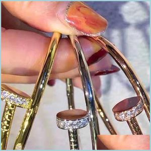 Bangle Titanium Steel Classic Bransoletka Designer Nail Punk Gold Sier Sier Splated Wedding Inkated Diamond Women and Men Love Biżuter