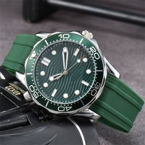 Designer Mens Watch Wysokiej jakości automatyczny ruch ręczny Ruch mechaniczny zegarek ze stali nierdzewnej Watch Fashion Międzykresowe zegarek na rękę