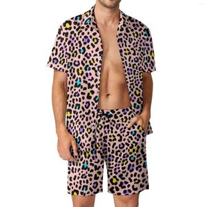 Fatos de treino masculinos Conjuntos masculinos com estampa de animais Rosa Leopard Spots Conjunto de camisas casuais Tendências Calções de praia Verão Terno gráfico Roupas de duas peças Plus