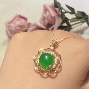 Correntes Natural Verde Calcedônia Colar de Flores Artesanato de Ouro Antigo Incrustado com Cristal Oco Out Chain Pingente Feminino Jóias Clássicas