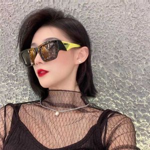 2023 Новый дизайнер роскошного дизайнера New P Family Women Net Red INS INSE INSE INSE INSERENTION COLUSTING STACKREAL BOX SUBLASES FADY