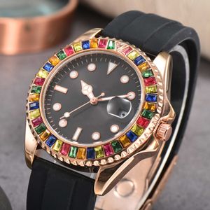 Projektant mody luksusowy sport gumowy pasek mężczyzn zegarek z zestawem ramki z kolorowymi diamentami ekonomiczny klasyczny ruch kwarcowy