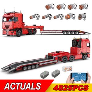 Diecast Model Mouldking 19005 Tractor Truck och Lowboy Trailer Compatible med Lucios High Tech Power Building Blocks Kids Toy 230731