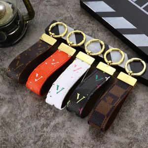 10Style Pu Leather Keychain Designer Key Chain Buckle Lovers Car Handgjorda nyckelringar män Kvinnor Väska hänget tillbehör