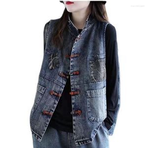 Women's Vests 2023 Cowboy Vest Jacket Spring Summer Embroidery Retro Fashion Wind Plate Buckle Outside Loose Ladies Coat S-5XL