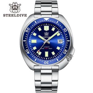 Zegarstka na rękę SD1970 Steeldive Marka Green Sunray Dial Bransoletka 44 mm Men NH35 Turtle Dive Zegarek z ceramiczną ramką 230731