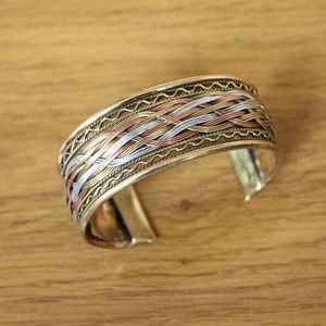 Bangle BR485 Ręcznie robione Nepal 3 Kolor miedziany metal pleciony 25 mm szeroko otwarty mankiet Bransoletka 230731