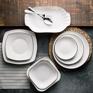 Tallrikar nordisk stil enkla kreativa västerländska rätter biff handgjorda bordsartiklar ins vit keramisk svart sida hushållsbrödplatta