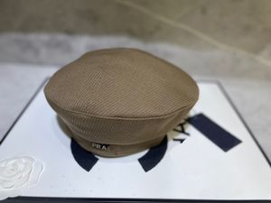 Designer Berets Brief Kette Baskenmütze Mode Dame Outdoor Reise Bonnet Caps Luxus Beanies Schwarz Weiß Hüte AAA888