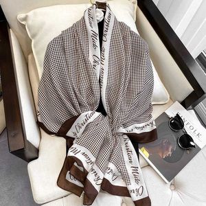 Cachecóis de Algodão Primavera Cachecol Feminino Pashmina Xaile Hijab Envoltório Design Xadrez Foulard Feminino Tiara Grande Estolas de Praia Bandana Y23