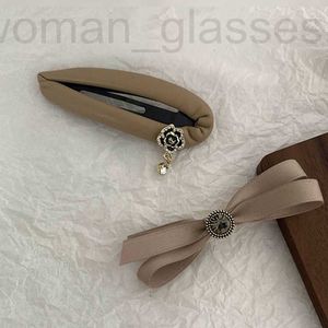 Hårklämmor Barrettes Designer låg mättnad Khaki Big BB Clip Short Hair Tie Female Bang Hepburn Headwear New Style UVH5