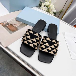 2023 Woman Embroidery Fabric Slides Slipper Black Beige Embroidered Mules Sandals Womens Fashion Flip Flops Casual Summer Flat Slider Rubber Sole