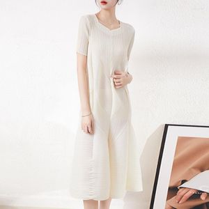 Casual Dresses Sanzhai's Pleated Silhouette ShowS A Slim Elastic And StyliSh Dress With Meat Blocking Design. Handmade Cake Skirt