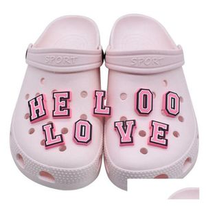 Parti di scarpe Accessori Fai da te Personalizzato Lettera inglese Zoccoli Charms Pvc Rosa Gomma morbida Decorazione Fibbia per braccialetto Braccialetto Serie C a caso