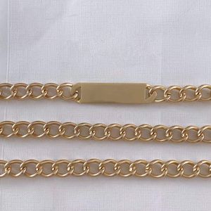 2023 Autumn Metal Chain Belt Famous Brand Runway Designer Thin Waist Chain Charm Women Geometric Letter Midjeband Kvinnliga gyllene tillbehörsbälten