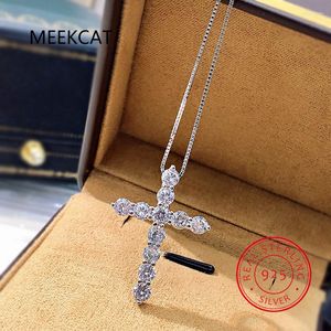 المعلقات 3MM Round Cut D VVS1 Moissanite Cross Necklace for Women 925 Sterling Silver Christian Diamond Chain