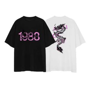 メンズTシャツ女性デザイナーチェリーブロッサムバタフライTシャツ服Tシャツバイパーグラフィックティールーズカップルスキンフレンドリーと通気性