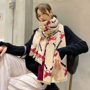 Sciarpe Sciarpa riscaldante imbottita in cashmere Fashion Lady Grande scialle e impacchi Sciarpe lunghe da donna Stampa Foulard scozzese con nappa a doppia faccia Y23