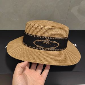 23SSデザイナーの麦わら帽子の広い帽子男性のための女性ケースバケツ帽子レタープリント麦わら帽子編み帽子