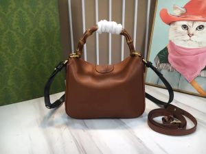 Bolsa feminina clássica e elegante, capa de bolsa de couro genuíno estilo europeu e americano designer formal casual de um ombro, tamanho luxuoso 24-15-5cm