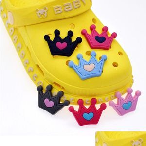 Acessórios de peças de sapato Colorf Cute Cartoon Pvc Charms Shoes Buckles Crown Boys Girls Fit Bracelets Clog Jibz Wristband Holes Series Aleatoriamente