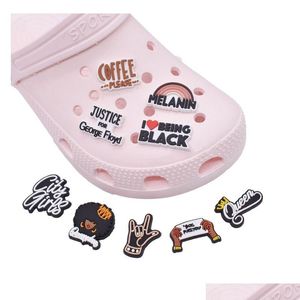 Parti di scarpe Accessori Cina all'ingrosso Pvc Charms Clog Shoes Buckle Cartoon Jibz For Kids Black City Girls Fit Bands Bracele Series Randomly