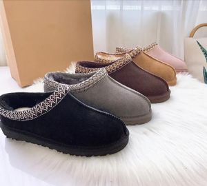 2024 Hot Man Women Tasman Slipper Snow Boots Pelle di pecora Peluche Pelliccia Tenere stivali caldi con sacchetto per la polvere Morbide e comode pantofole casual Beautifu