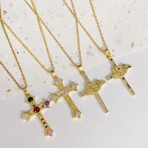 Anhänger-Halsketten, trendige vergoldete Kupfer-Herz-Kreuz-Halskette, blaue Zirkonia, modische Schmuckaccessoires für Frauen, Geburtstagsgeschenk