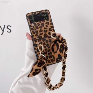 Handy-Fälle für Samsung Galaxy Z Flip 3 4 5G F7110 Luxus Geschenk Leopard Handgelenk Kette Quaste Strap Telefon Fall Abdeckung L230731