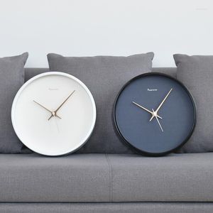 壁の時計豪華な北欧の時計サイレントキッチンモダンリビングルームデジタルファセムデスクリロイJAREDホームデコレーション