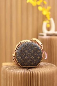 Luxury Designer Shopping Boite Chapeau Souple Round Cake M45149 Women Travel Real Leather Handbags Bag Ekjv