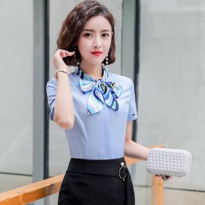 Kvinnors blusar Izicfly Summer Bow Style Blue Shirts For Women Formal Office Interview ol Slim Top Elegant Fashion Ladies Work Wear