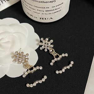 Moda 18k Altın Kaplama 925 Gümüş Lüks Marka Tasarımcıları Letters Stud Eardrop Geometrik Ünlü Kadınlar Kristal Rhinestone Püsküllü Küpe Düğün Partisi Jewerlry