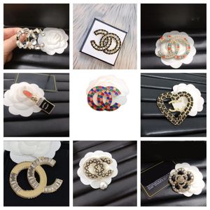 Newest Elegant Designer Double Letter Brooch Gold Plated Unisex Classic Diamond Brooches Pin Metal Fashion Jewelry Accessories High Quality 20style