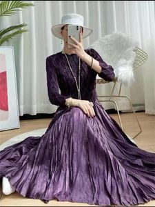 Casual Dresses Miyake Pleated Women Dress 2023 Spring Fashion Loose High Quality Round Neck Three Quarter Sleeves Knee Length Purple