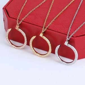 Modedesigner halsband kärlek hjärta halsband kvinnor guld sier kedja rostfritt stål diamant smycken hänge guld sier halsband för